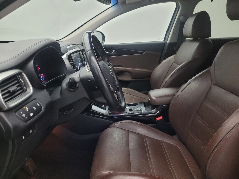 2019 Kia Sorento in Glendale, AZ 85301 - 18130961 17