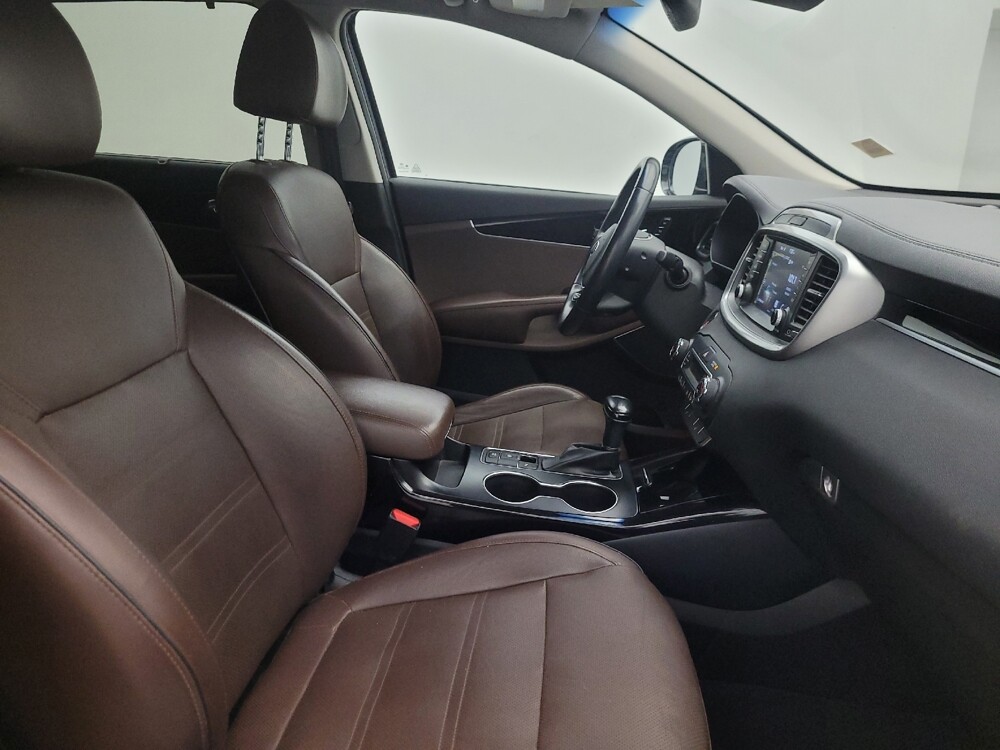 2019 Kia Sorento in Glendale, AZ 85301 - 18130961 21