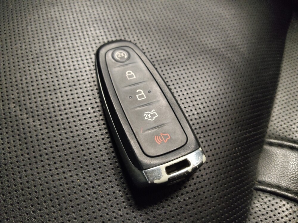 2014 Lincoln MKS in Phoenix, AZ 85015 - 18130963 32