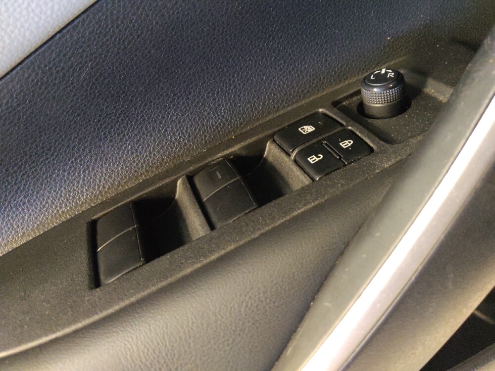 2021 Toyota Corolla in Phoenix, AZ 85015 - 18130969 27