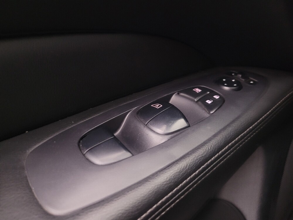 2019 Nissan Pathfinder in Mesa, AZ 85210 - 18130970 27