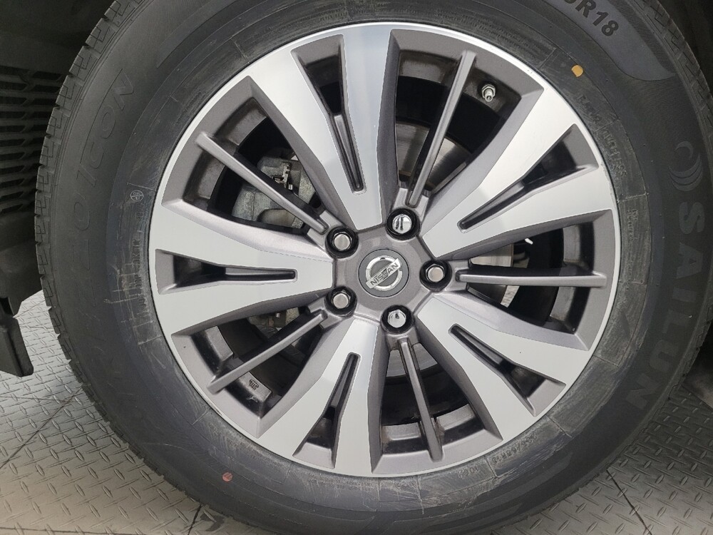 2017 Nissan Pathfinder in Phoenix, AZ 85022 - 18130971 31