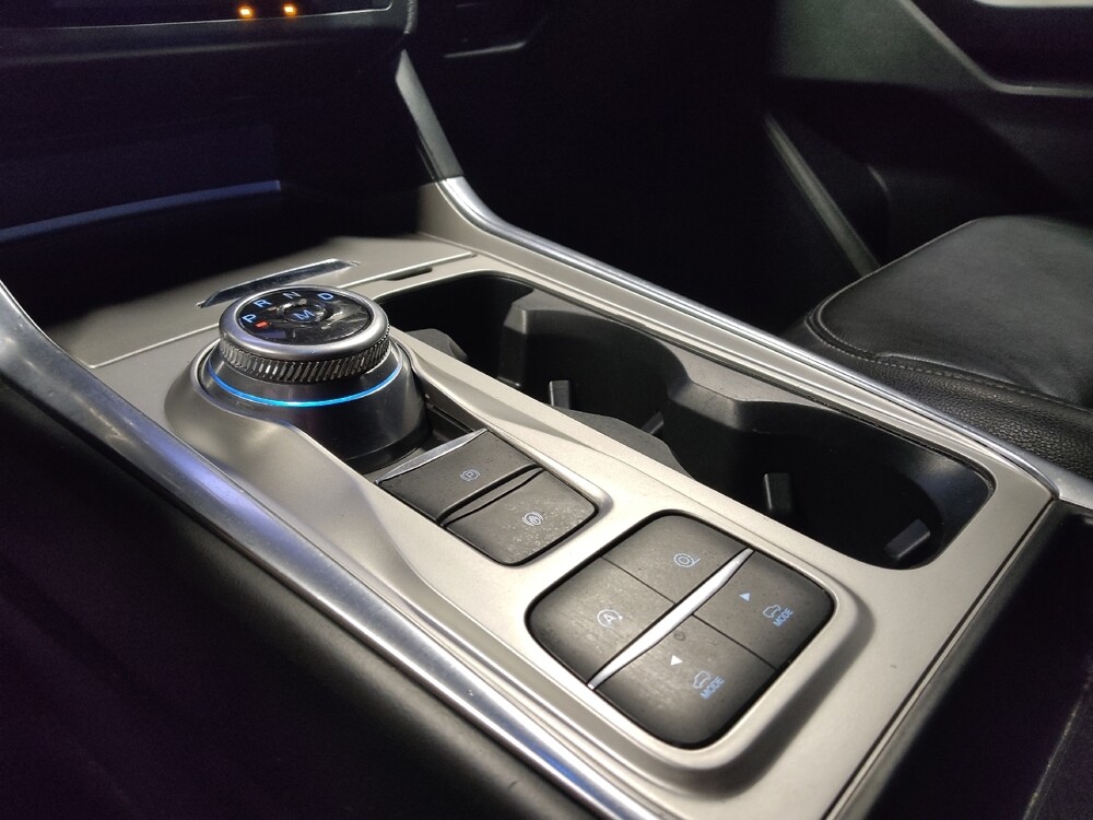 2020 Ford Explorer in Glendale, AZ 85301 - 18130973 26