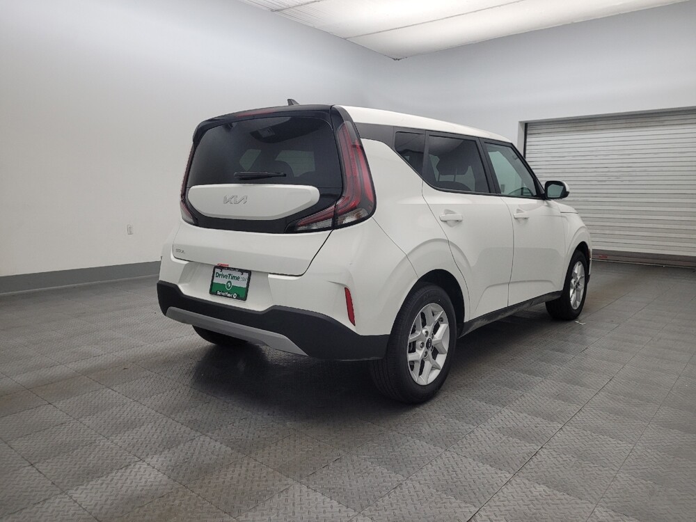 2025 Kia Soul in Mesa, AZ 85210 - 18130975 9