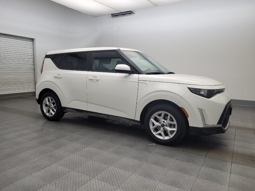 2025 Kia Soul in Mesa, AZ 85210 - 18130975 11