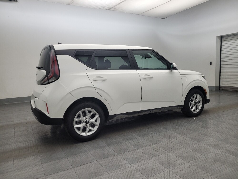 2025 Kia Soul in Mesa, AZ 85210 - 18130975 10