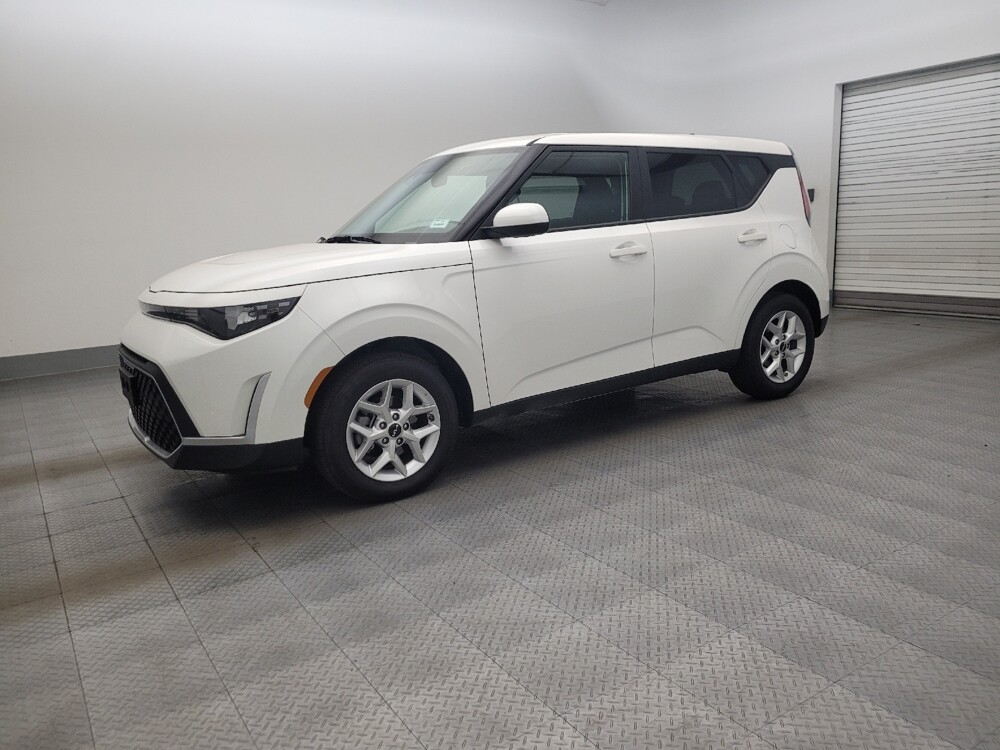 2025 Kia Soul in Mesa, AZ 85210 - 18130975 2