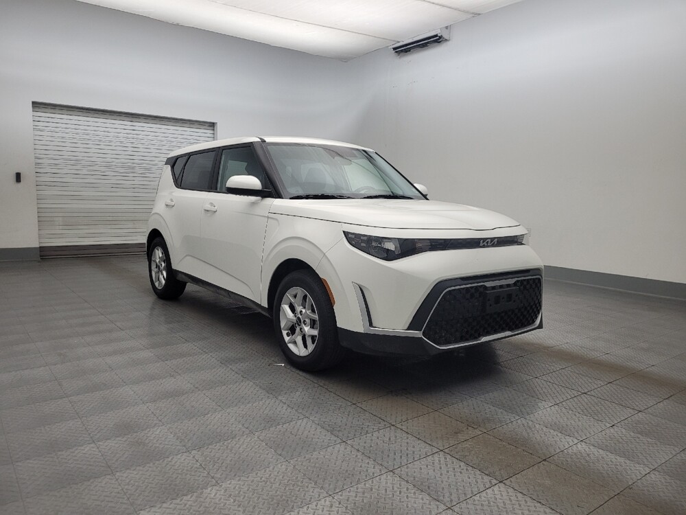2025 Kia Soul in Mesa, AZ 85210 - 18130975 13
