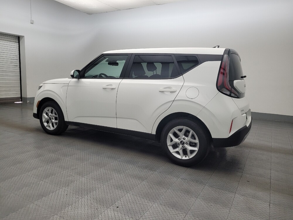 2025 Kia Soul in Mesa, AZ 85210 - 18130975 3