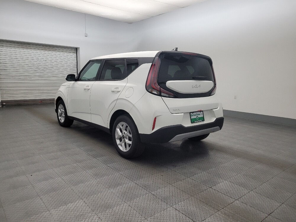 2025 Kia Soul in Mesa, AZ 85210 - 18130975 5