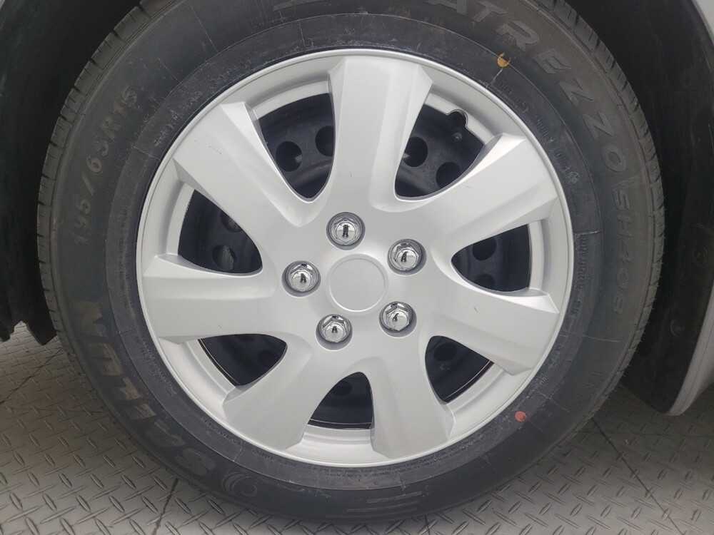 2024 Nissan Versa in Glendale, AZ 85301 - 18130977 31