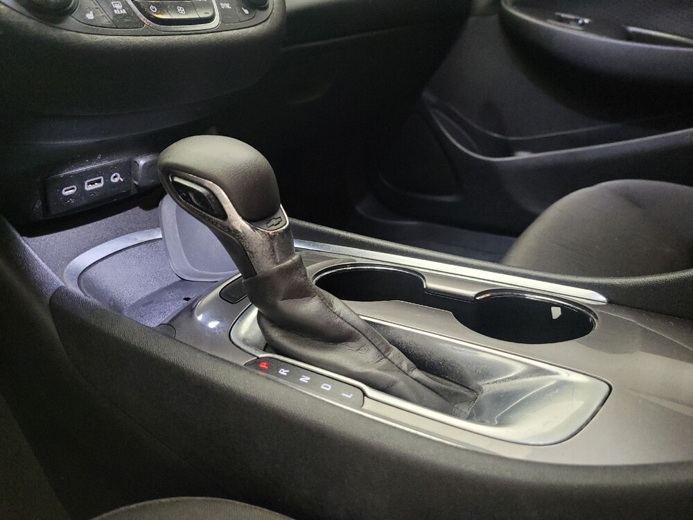 2021 Chevrolet Malibu in Tucson, AZ 85705 - 18130980 26