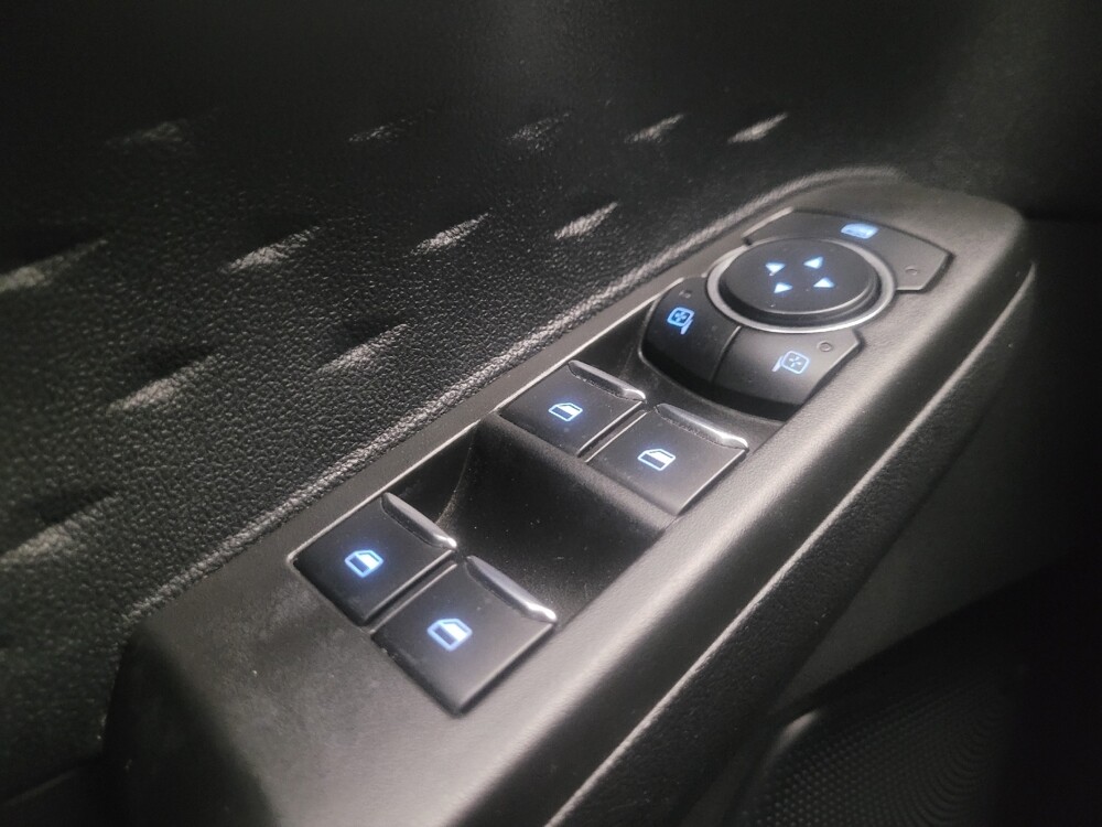 2020 Ford Escape in Glendale, AZ 85301 - 18130981 27