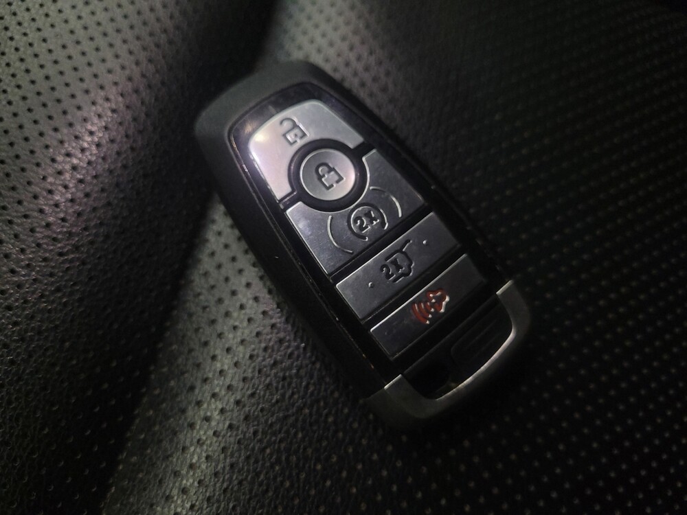 2020 Ford Escape in Glendale, AZ 85301 - 18130981 32