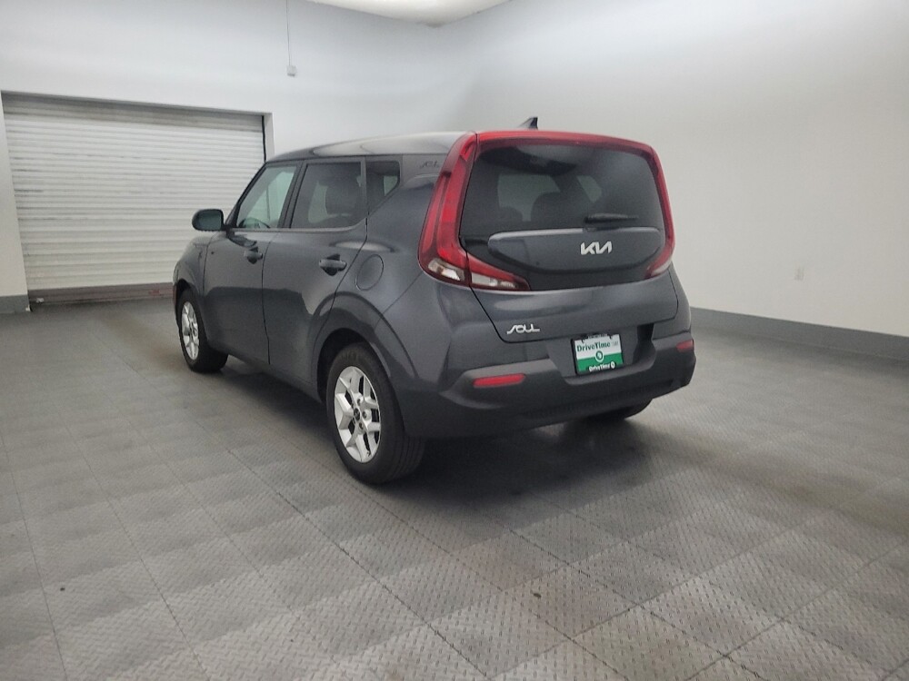 2022 Kia Soul in Phoenix, AZ 85015 - 18130984 5