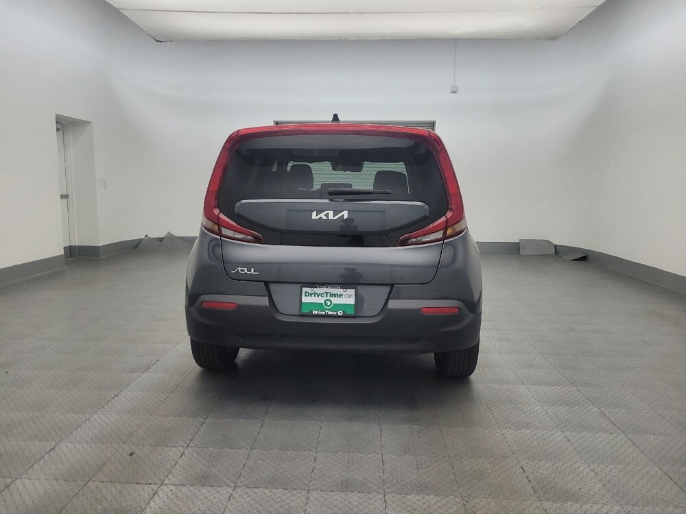 2022 Kia Soul in Phoenix, AZ 85015 - 18130984 7