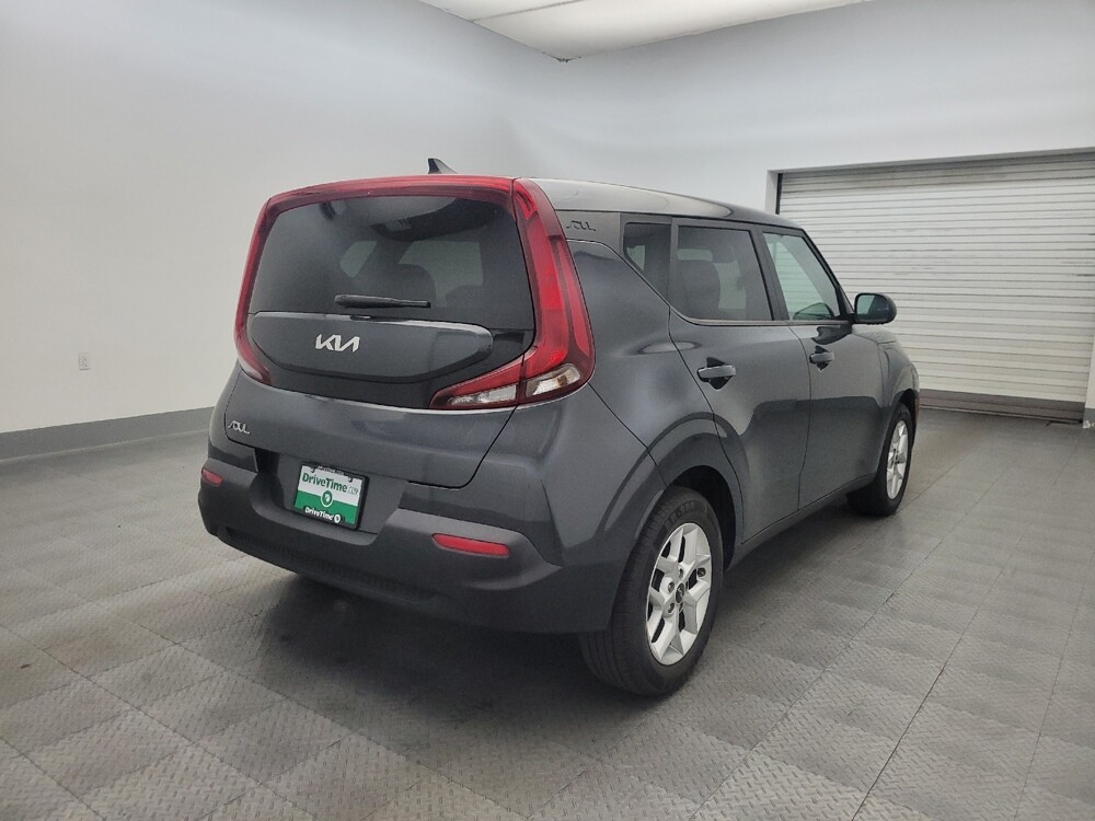 2022 Kia Soul in Phoenix, AZ 85015 - 18130984 9