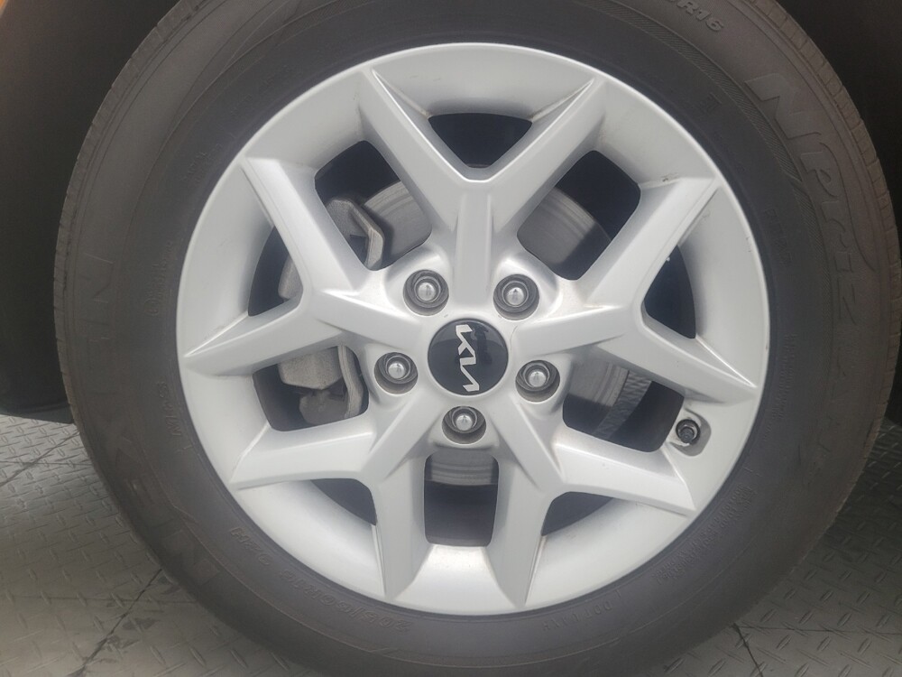 2024 Kia Soul in Phoenix, AZ 85022 - 18130985 31