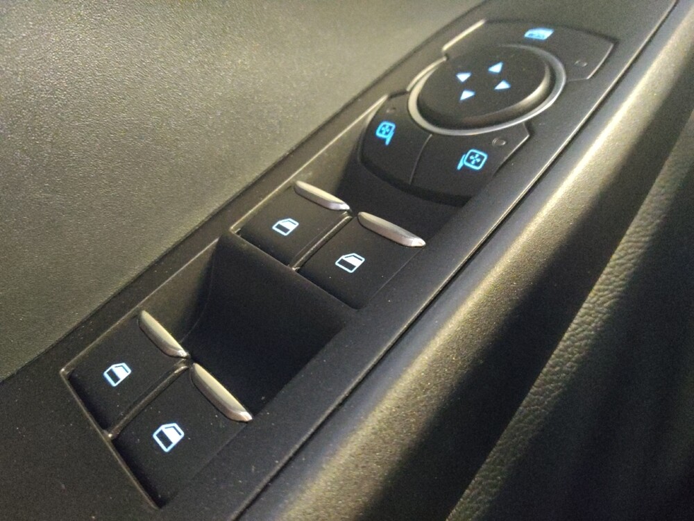 2021 Ford Explorer in Glendale, AZ 85301 - 18130988 27