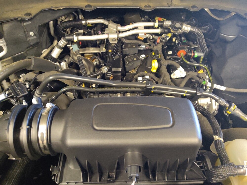 2021 Ford Explorer in Glendale, AZ 85301 - 18130988 30