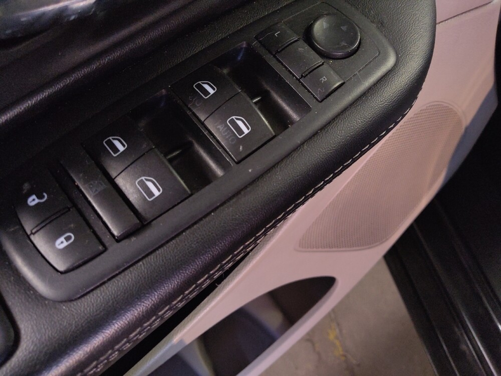 2017 Dodge Grand Caravan in Tallahassee, FL 32304 - 18131003 27