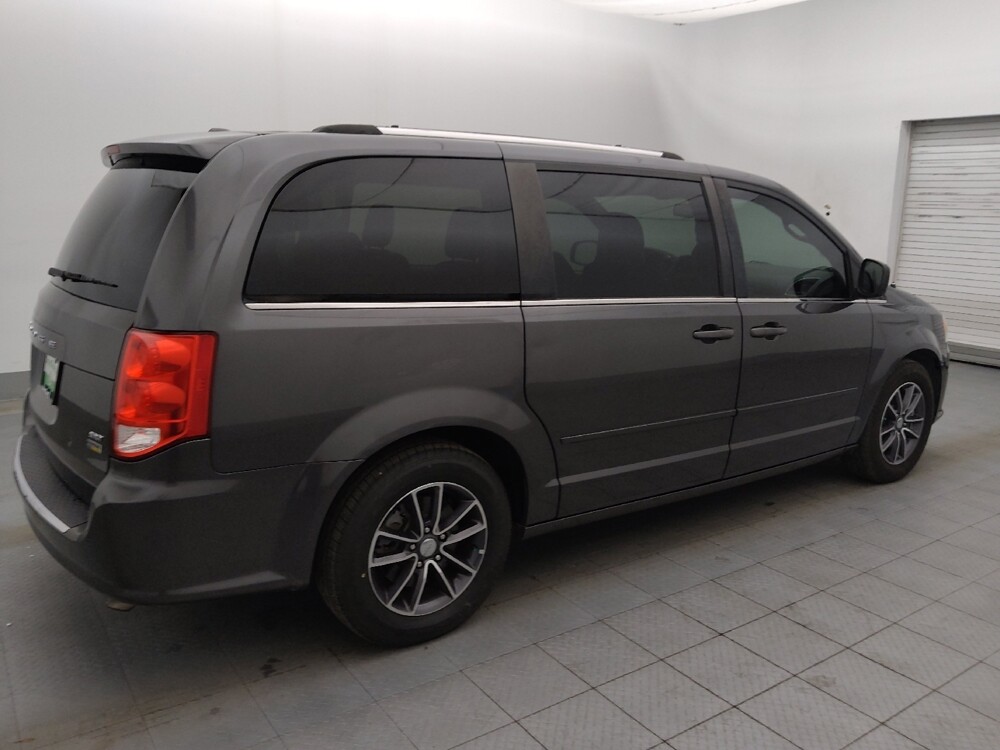 2017 Dodge Grand Caravan in Tallahassee, FL 32304 - 18131003 10