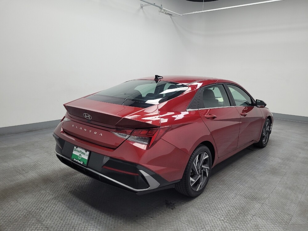 2025 Hyundai Elantra in Las Vegas, NV 89104 - 18131018 9