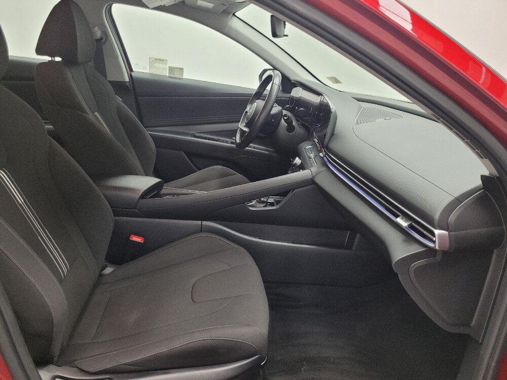 2025 Hyundai Elantra in Las Vegas, NV 89104 - 18131018 21