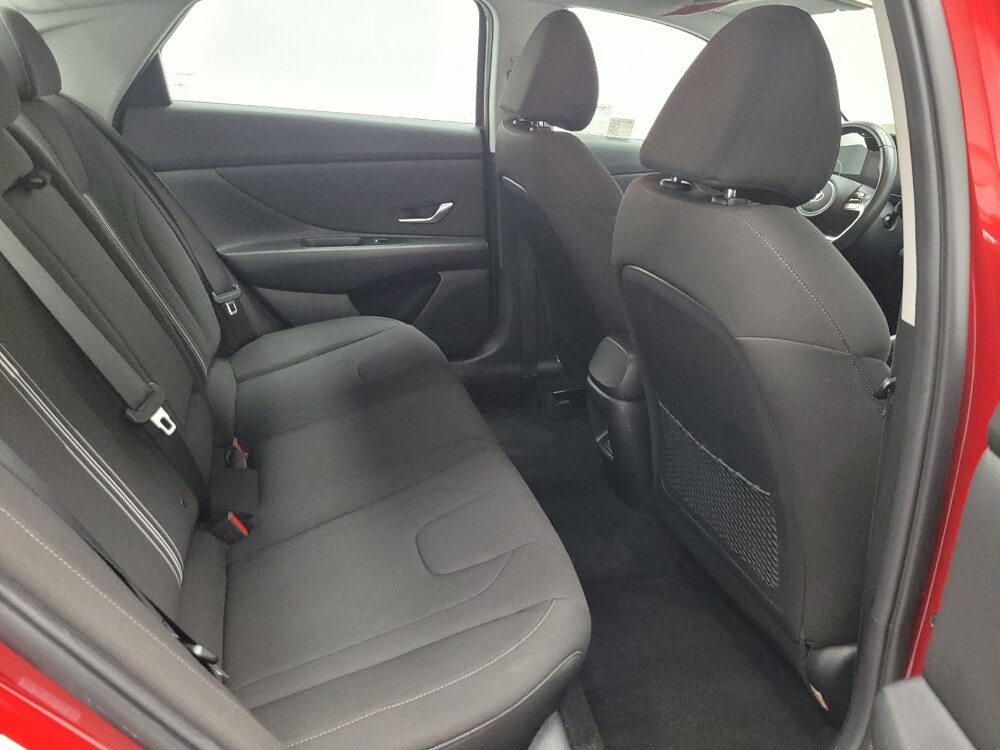 2025 Hyundai Elantra in Las Vegas, NV 89104 - 18131018 19