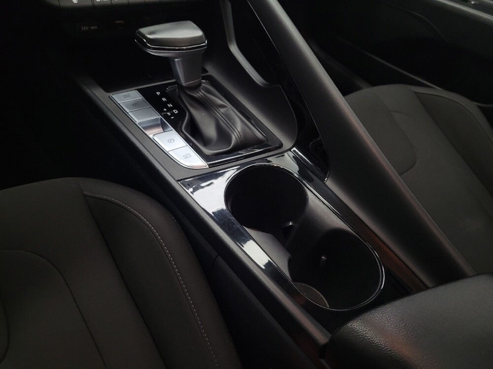 2025 Hyundai Elantra in Las Vegas, NV 89104 - 18131018 26