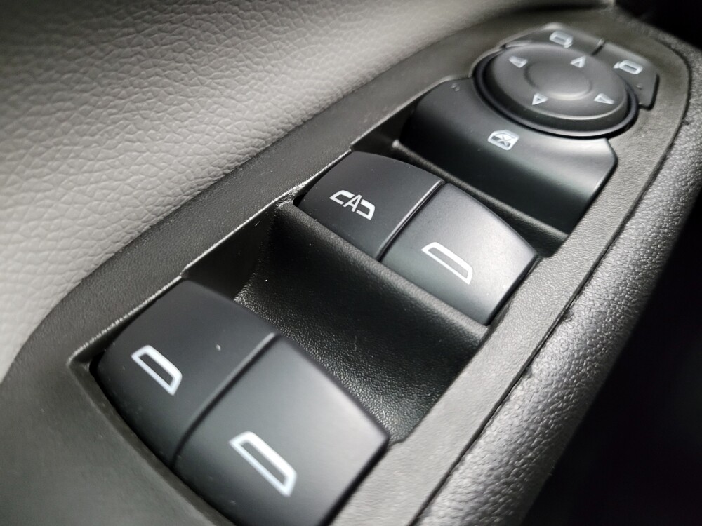 2024 Chevrolet Equinox in Las Vegas, NV 89104 - 18131020 27