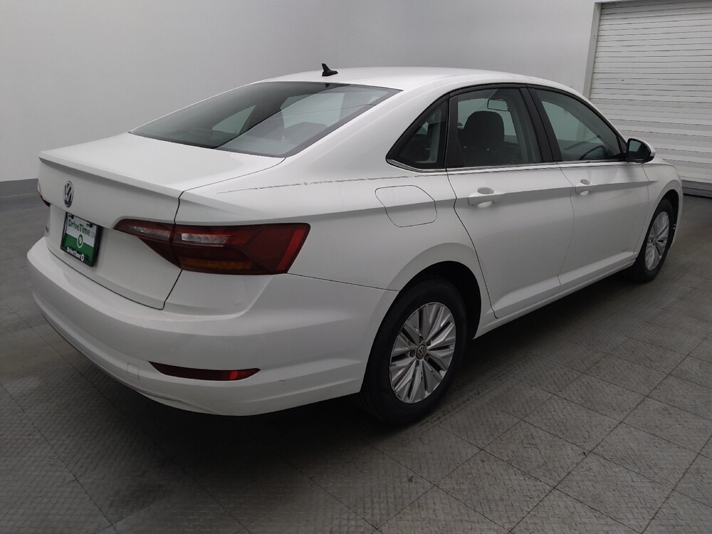 2019 Volkswagen Jetta in Gainesville, FL 32609 - 18131025 9