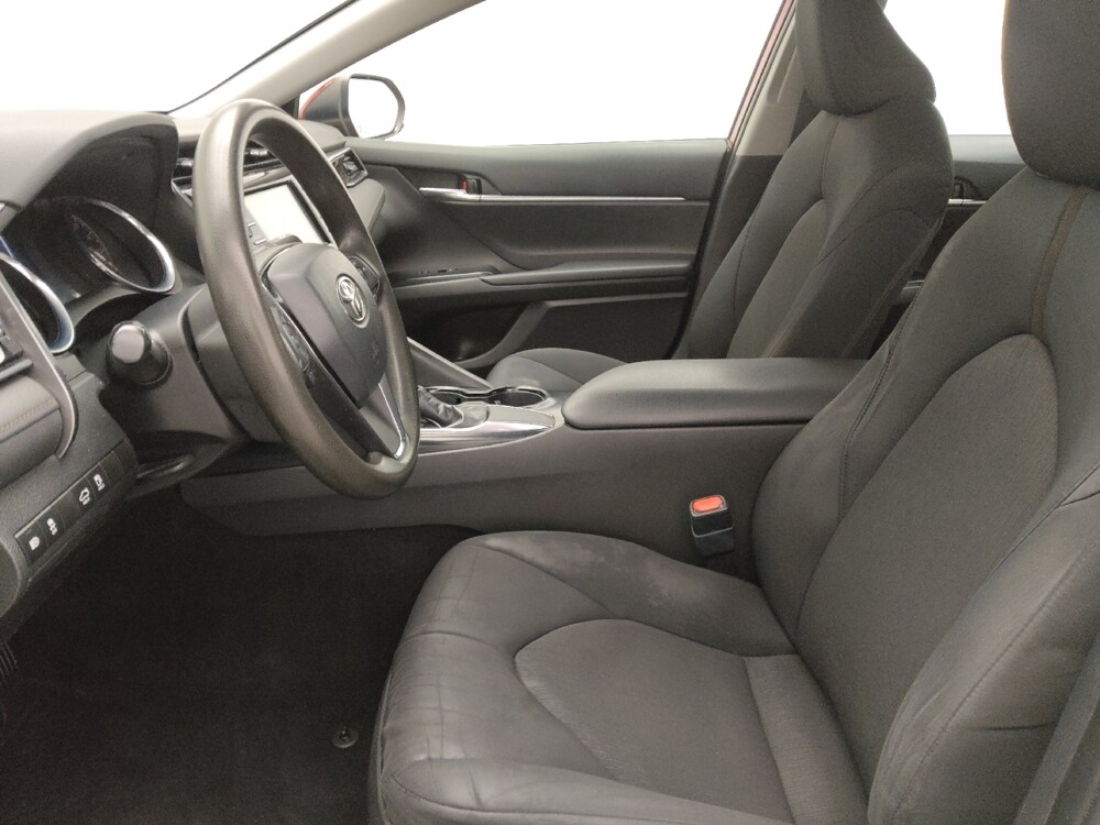 2019 Toyota Camry in Gainesville, FL 32609 - 18131035 17