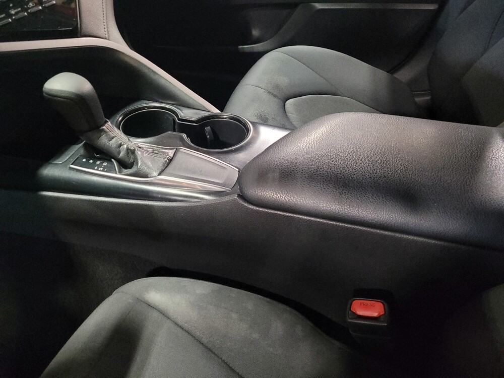 2019 Toyota Camry in Gainesville, FL 32609 - 18131035 26