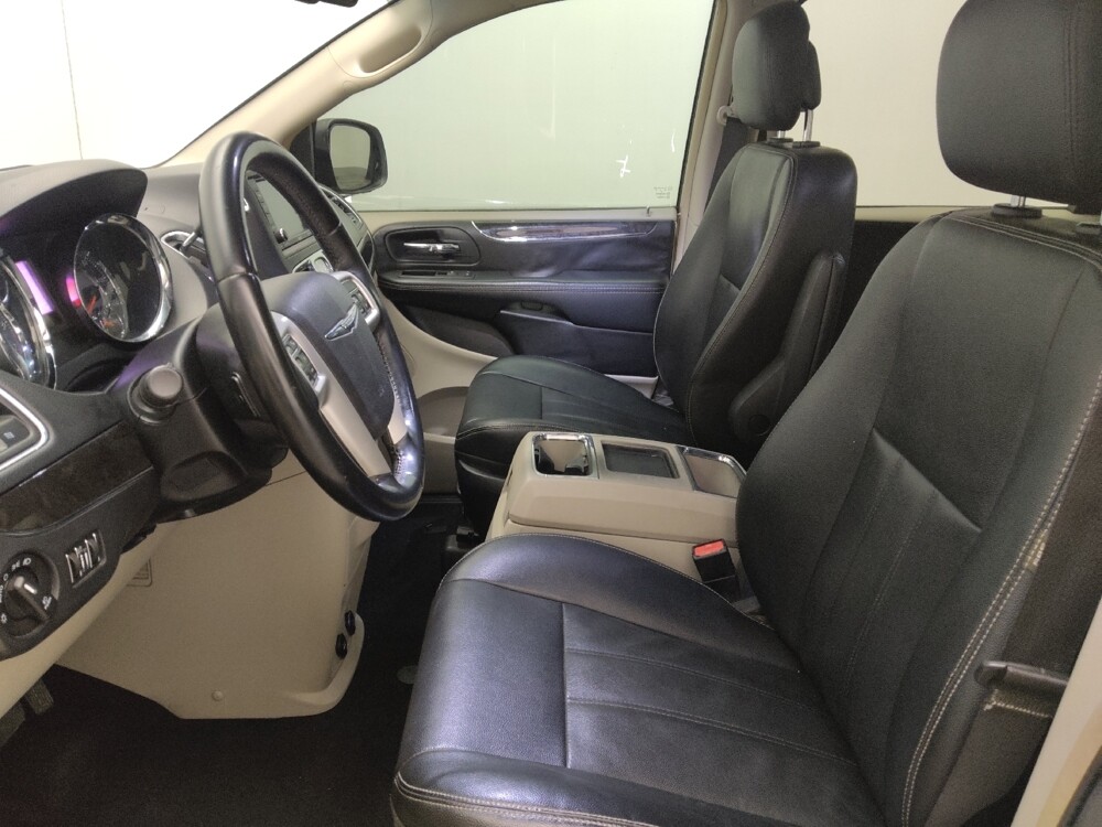 2015 Chrysler Town & Country in Salem, VA 24153 - 18131050 17