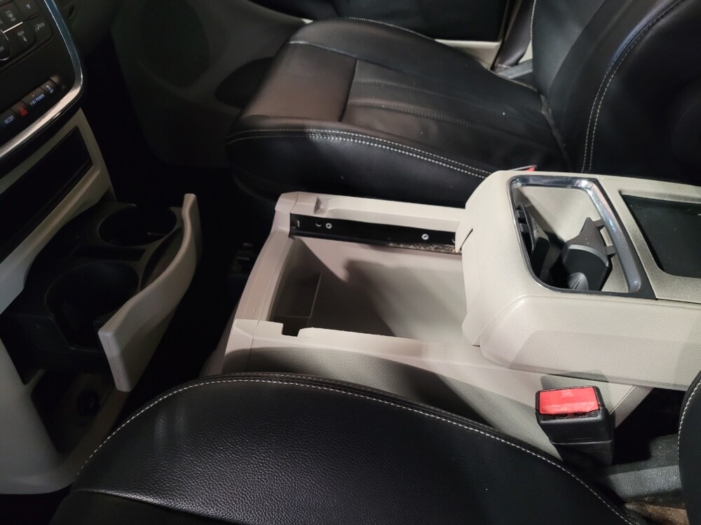 2015 Chrysler Town & Country in Salem, VA 24153 - 18131050 26