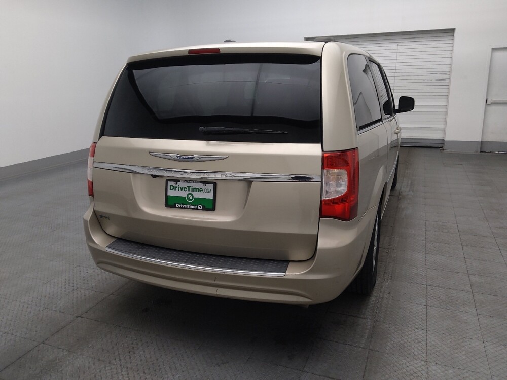 2015 Chrysler Town & Country in Salem, VA 24153 - 18131050 7