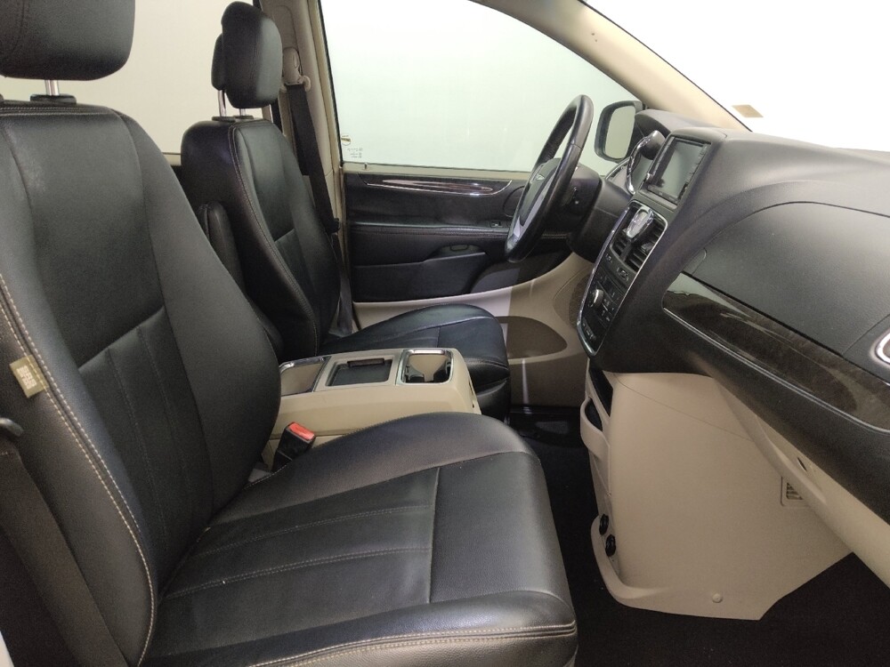 2015 Chrysler Town & Country in Salem, VA 24153 - 18131050 21