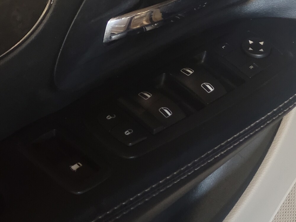 2015 Chrysler Town & Country in Salem, VA 24153 - 18131050 27