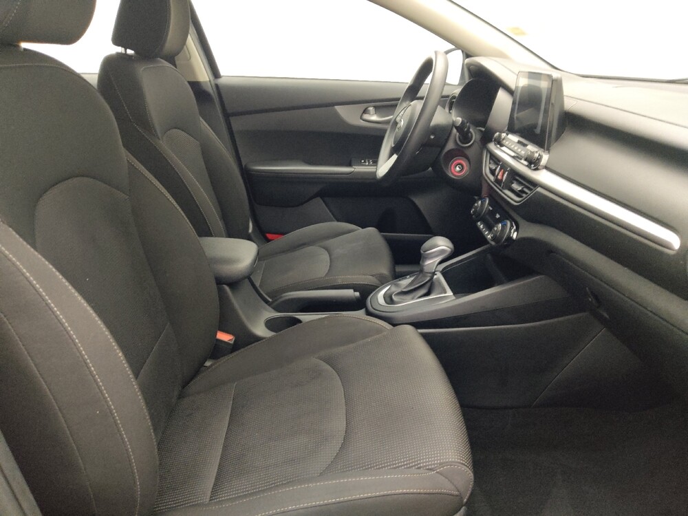 2019 Kia Forte in Jacksonville, FL 32225 - 18131051 21