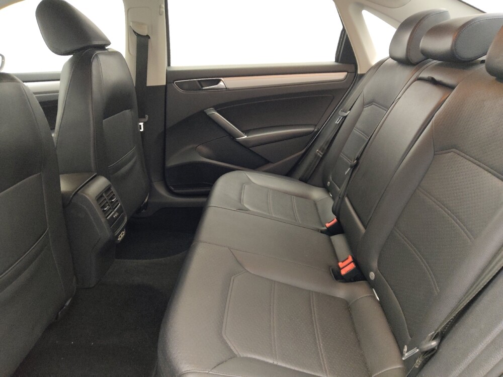 2019 Volkswagen Passat in Pensacola, FL 32505 - 18131055 18