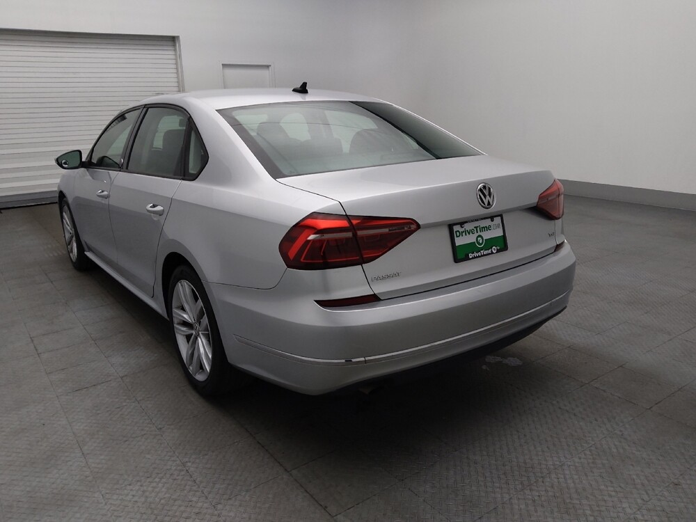 2019 Volkswagen Passat in Pensacola, FL 32505 - 18131055 5