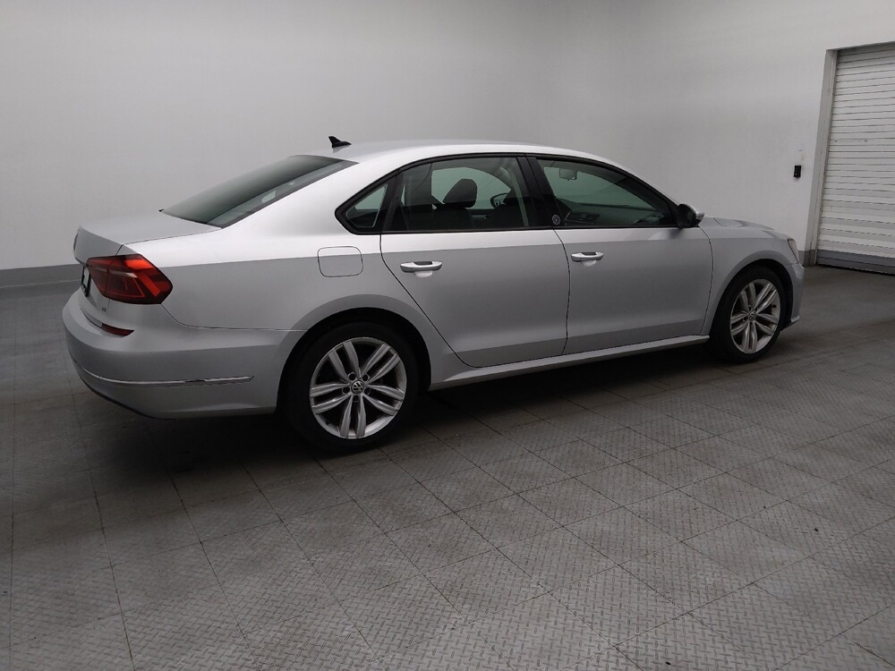 2019 Volkswagen Passat in Pensacola, FL 32505 - 18131055 10