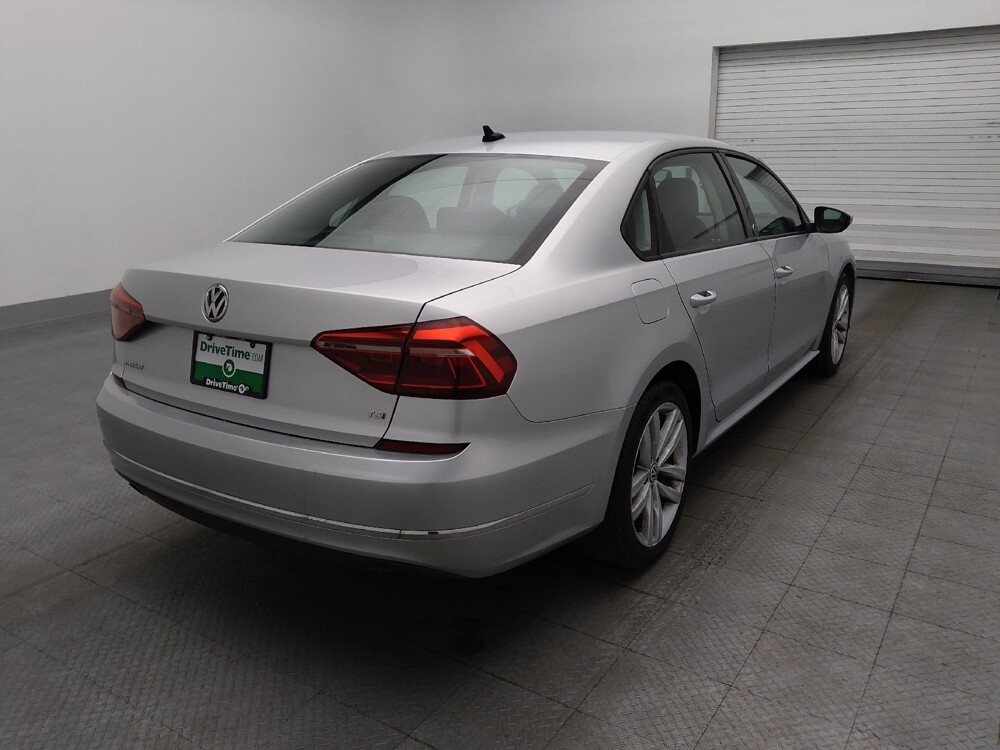 2019 Volkswagen Passat in Pensacola, FL 32505 - 18131055 9