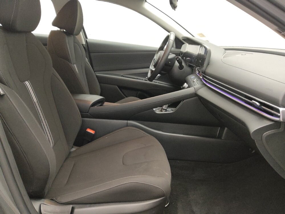 2025 Hyundai Elantra in Gainesville, FL 32609 - 18131059 21