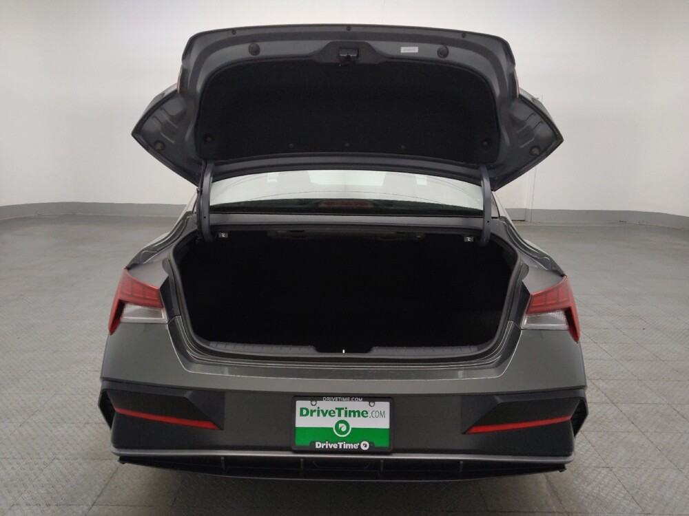 2025 Hyundai Elantra in Gainesville, FL 32609 - 18131059 29