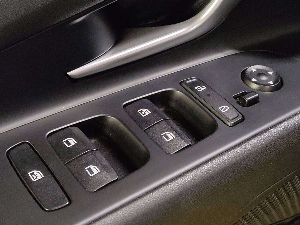 2025 Hyundai Elantra in Gainesville, FL 32609 - 18131059 27