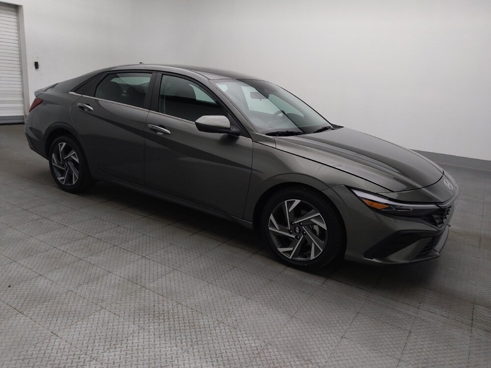 2025 Hyundai Elantra in Gainesville, FL 32609 - 18131059 11