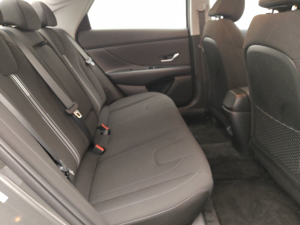 2025 Hyundai Elantra in Gainesville, FL 32609 - 18131059 19