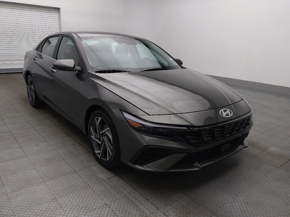 2025 Hyundai Elantra in Gainesville, FL 32609 - 18131059 13